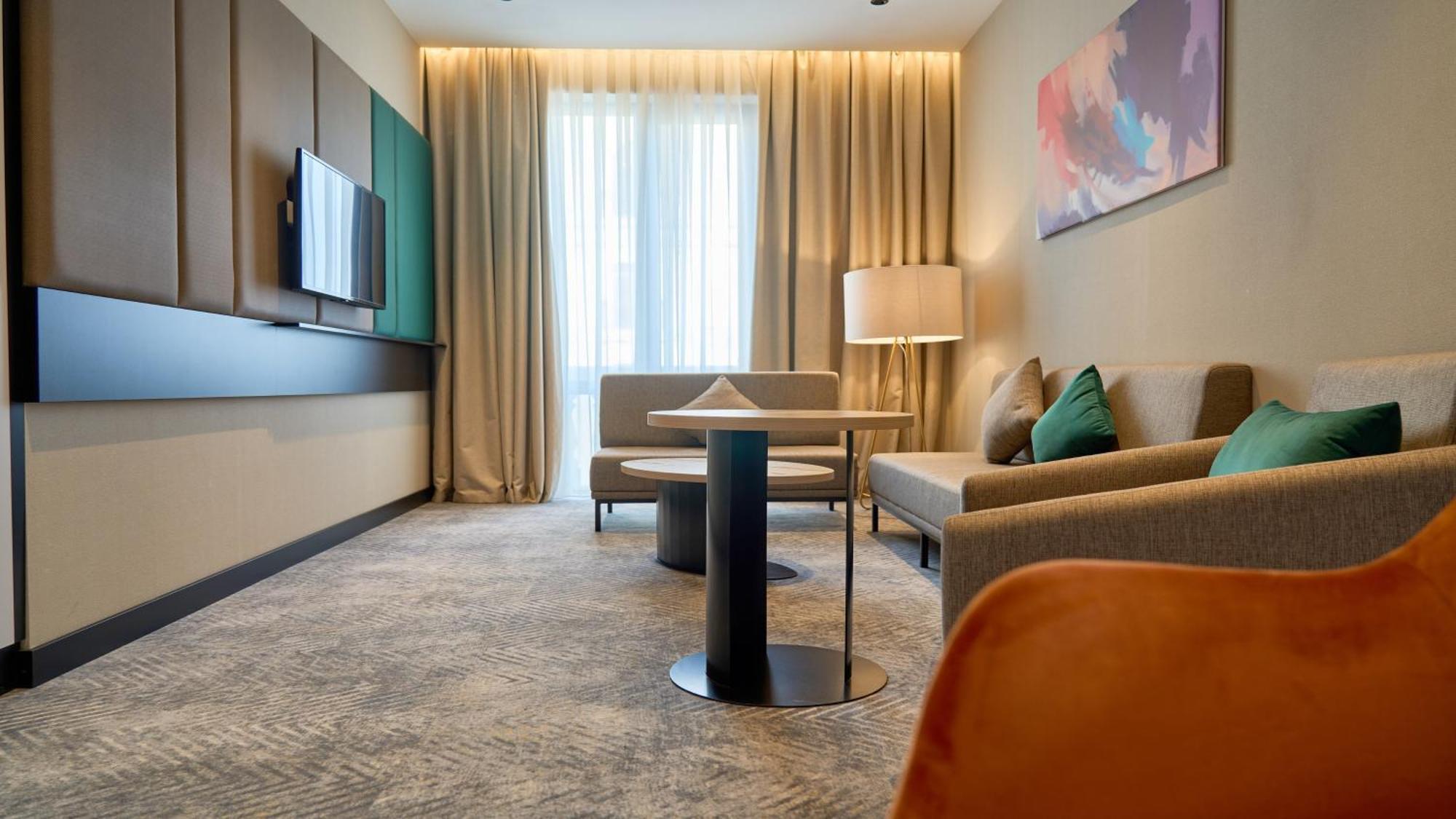 Holiday Inn Tashkent City By Ihg Экстерьер фото