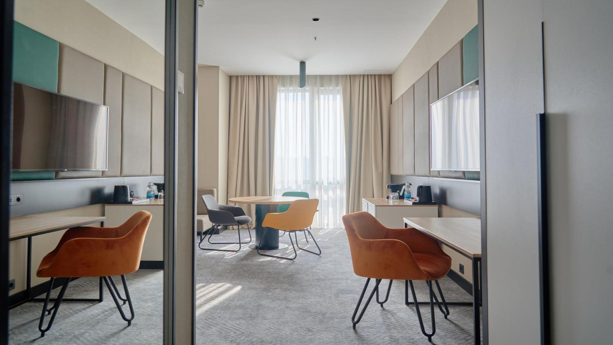 Holiday Inn Tashkent City By Ihg Экстерьер фото